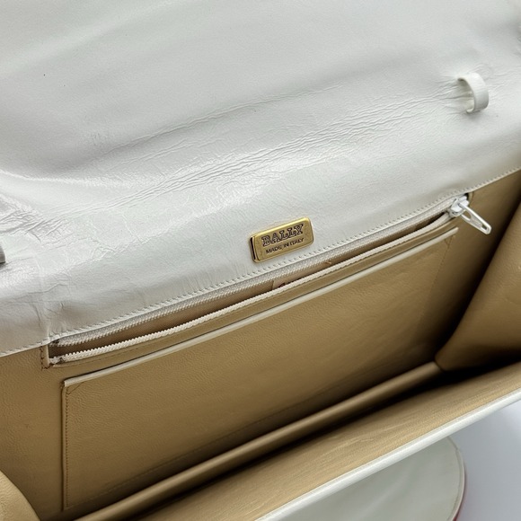 Bally White Leather Clutch Made in Italy Vintage Designer Classic Chic Read